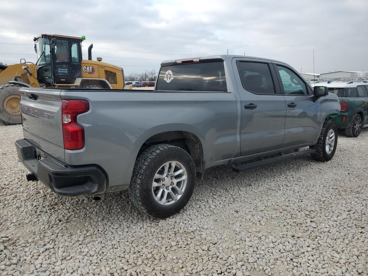 2023 CHEVROLET SILVERADO - Фото 3