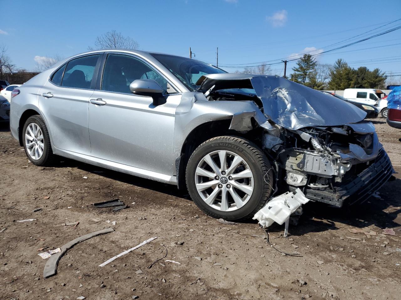 2019 TOYOTA CAMRY L - Фото 4