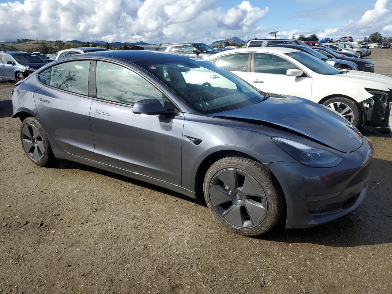 2023 TESLA MODEL 3 - Фото 4