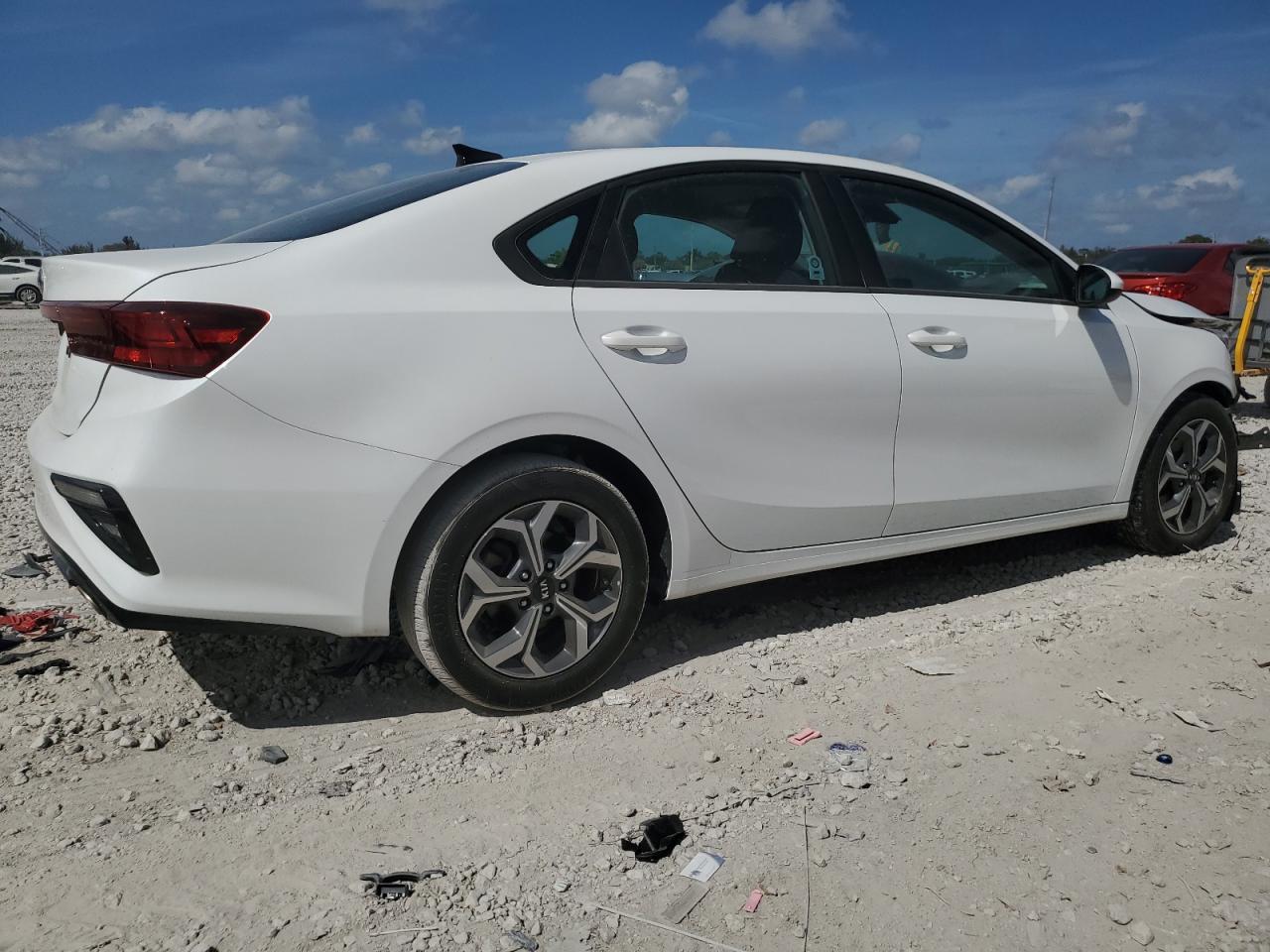 2021 KIA FORTE FE - Фото 3