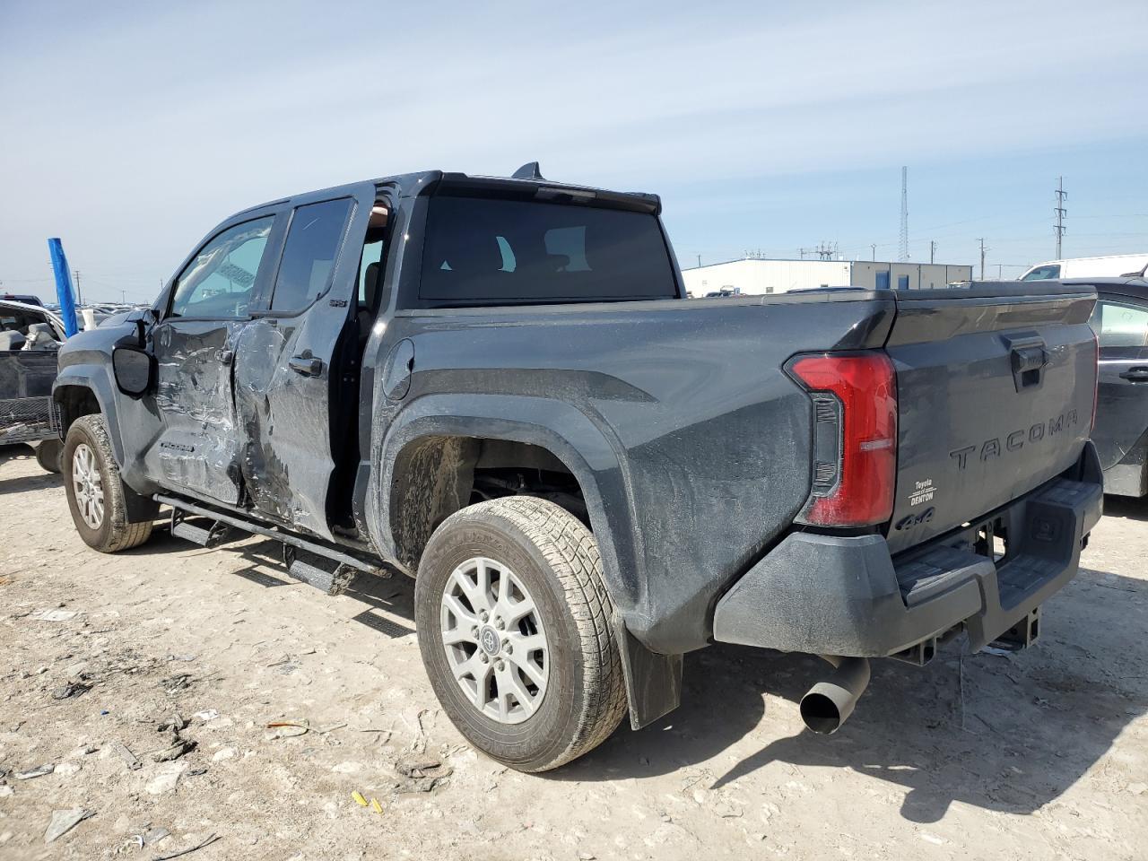 2024 TOYOTA TACOMA DOU - Фото 2