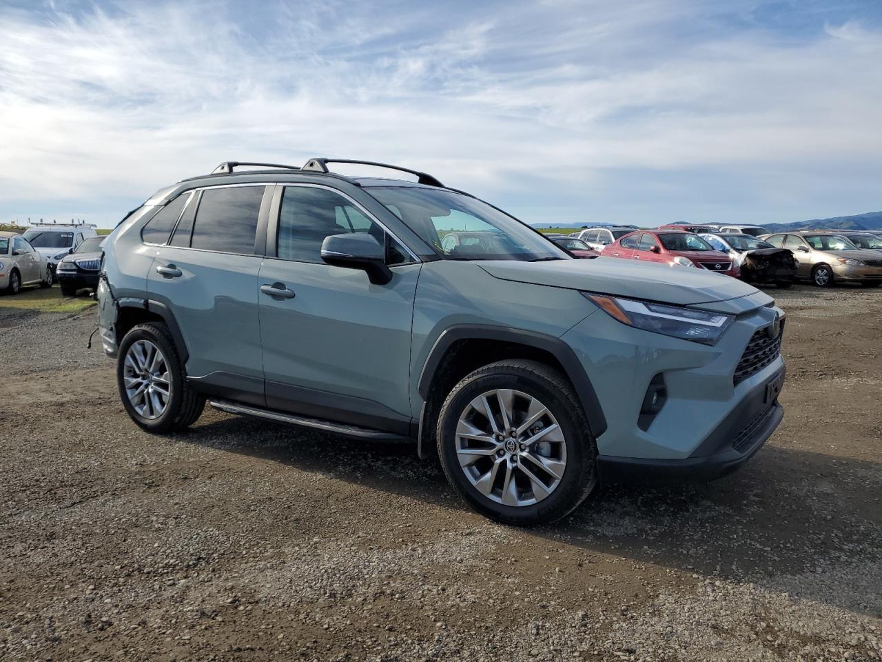 2022 TOYOTA RAV4 XLE P - Image 4