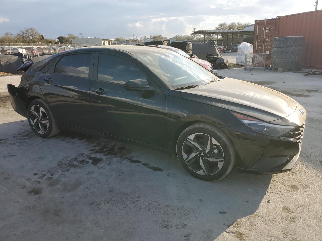 2023 HYUNDAI ELANTRA SE - Фото 4