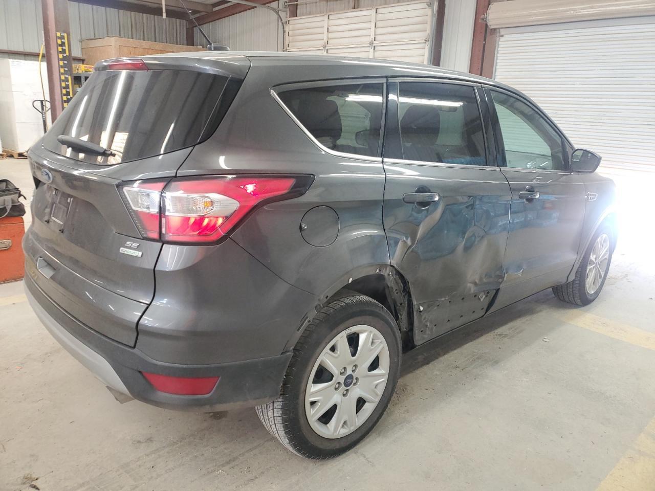 2017 FORD ESCAPE SE - Image 3