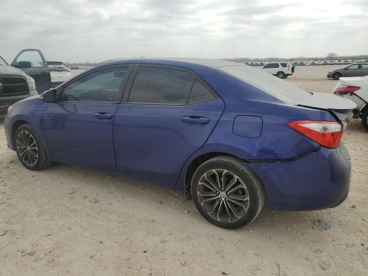 2014 TOYOTA COROLLA L - Image 2