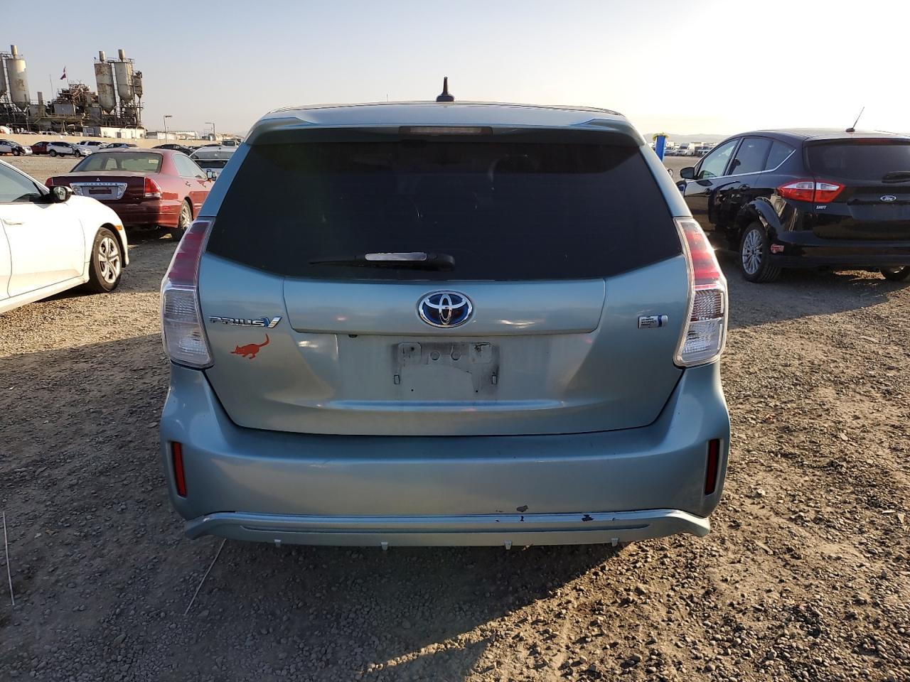 2015 TOYOTA PRIUS V - Image 6