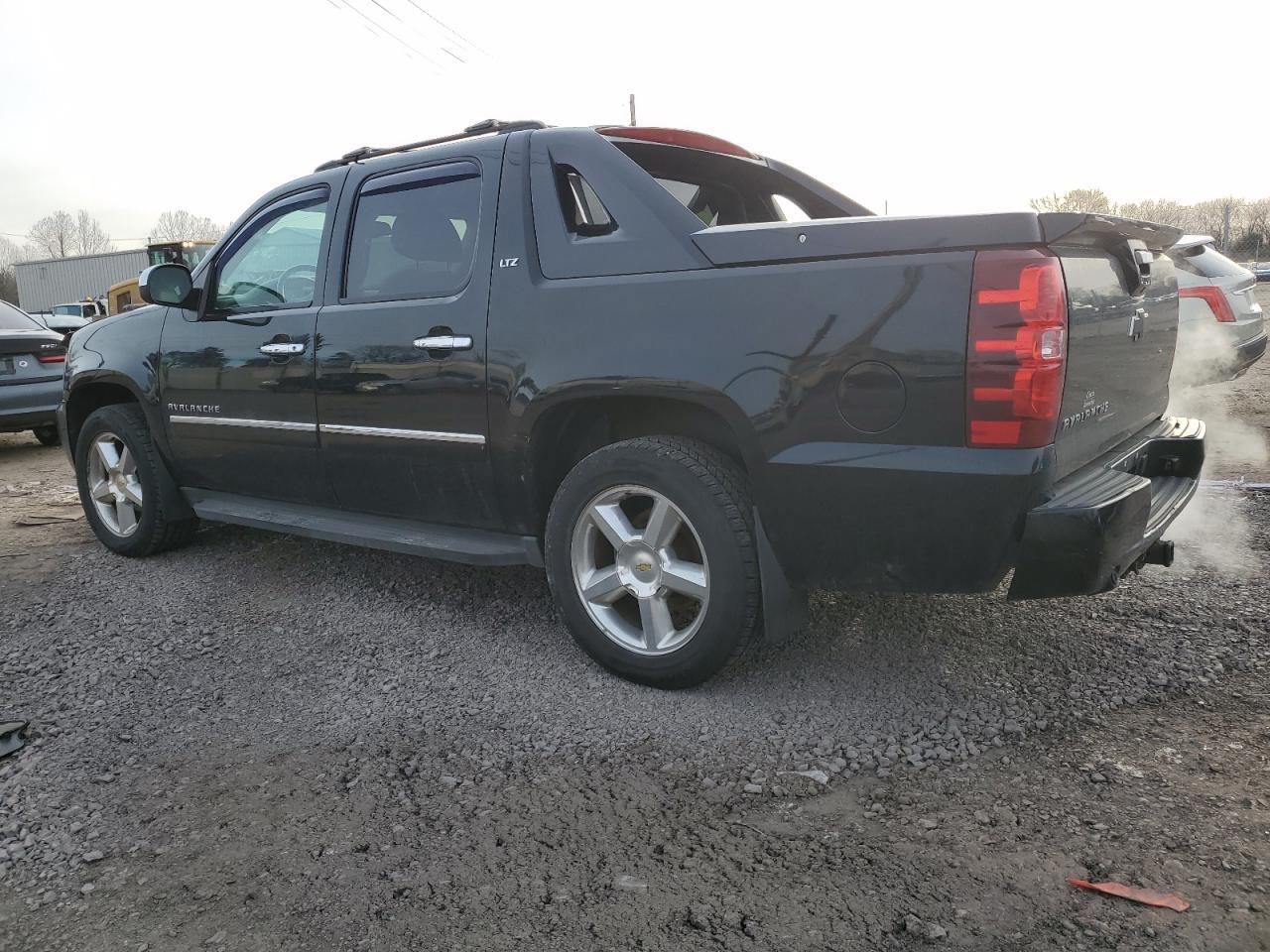 2012 CHEVROLET AVALANCHE - Фото 2