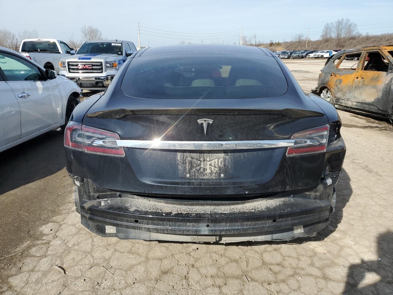 2015 TESLA MODEL S P8 - Image 6