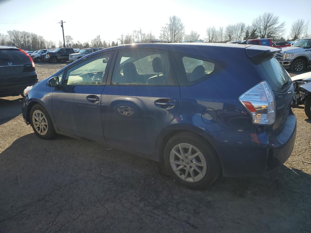 2013 TOYOTA PRIUS V - Image 2
