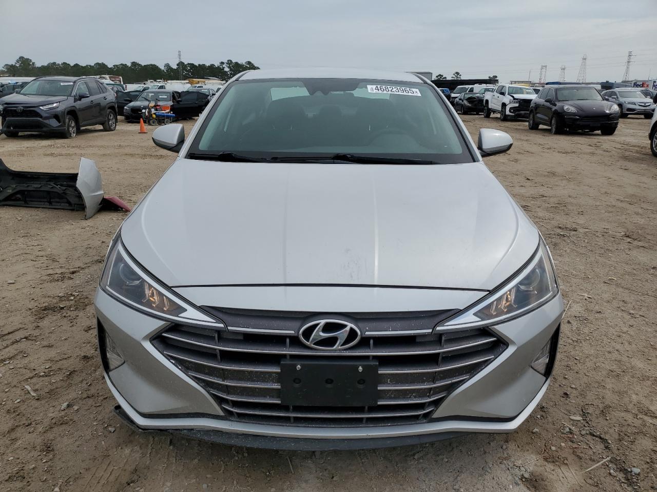 2019 HYUNDAI ELANTRA SE - Фото 5