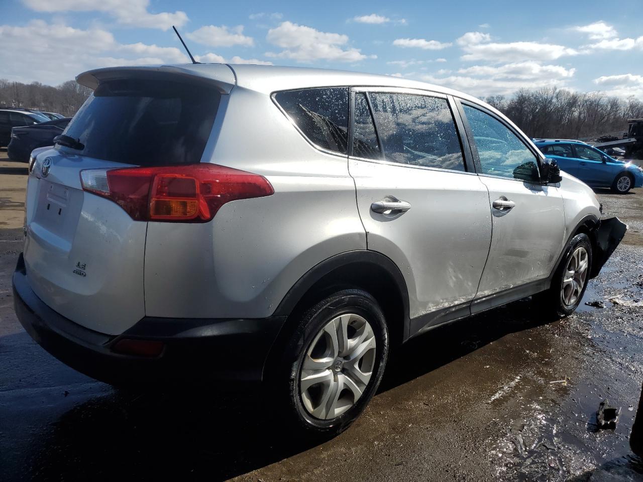 2014 TOYOTA RAV4 LE - Фото 3