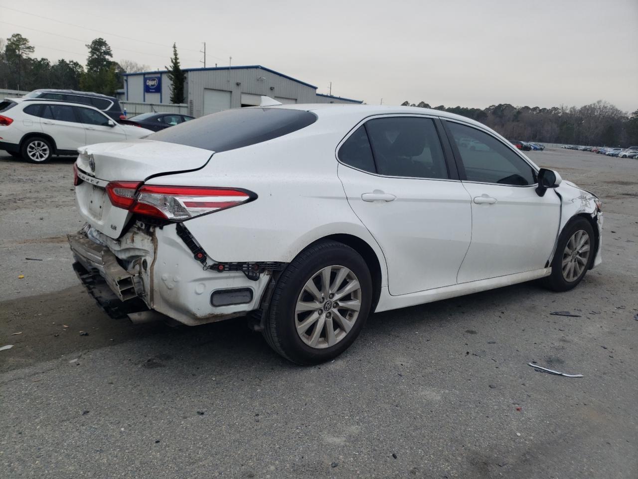 2020 TOYOTA CAMRY LE - Фото 3