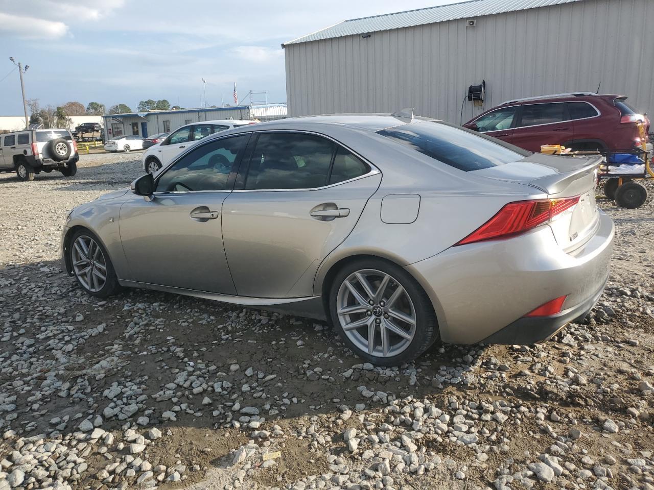 2017 LEXUS IS 200T - Фото 2
