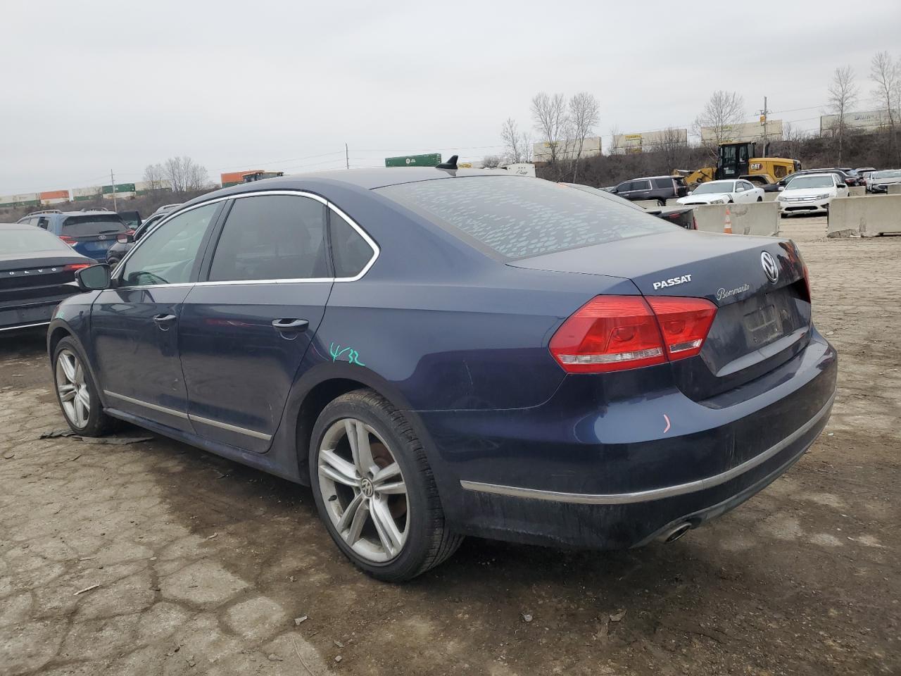 2014 VOLKSWAGEN PASSAT SE - Фото 2