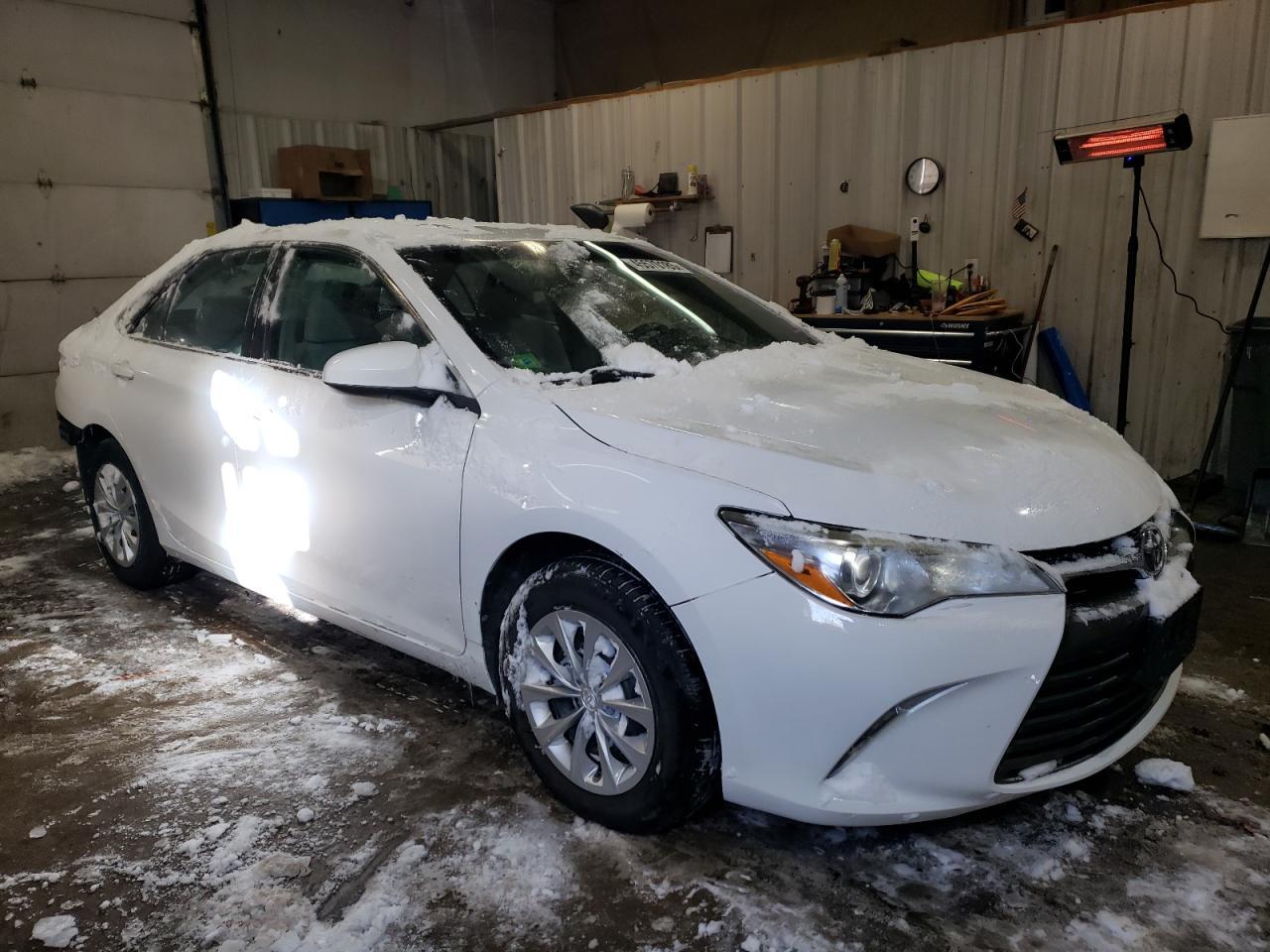 2017 TOYOTA CAMRY LE - Image 4