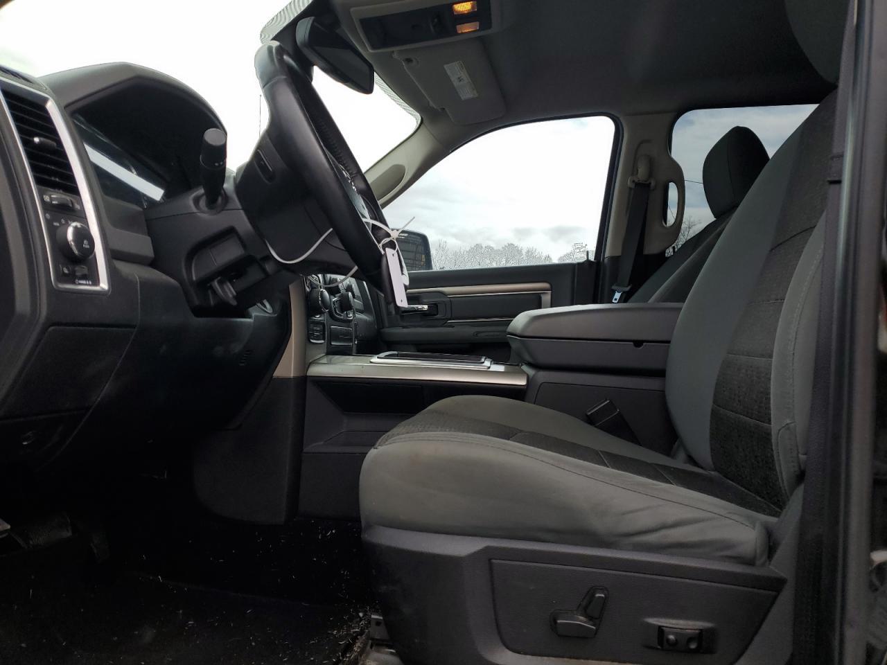 2015 RAM 1500 SLT - Image 7
