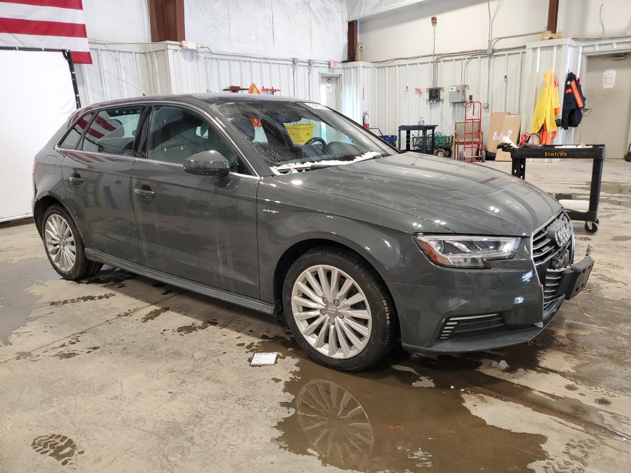 2017 AUDI A3 E-TRON - Image 4