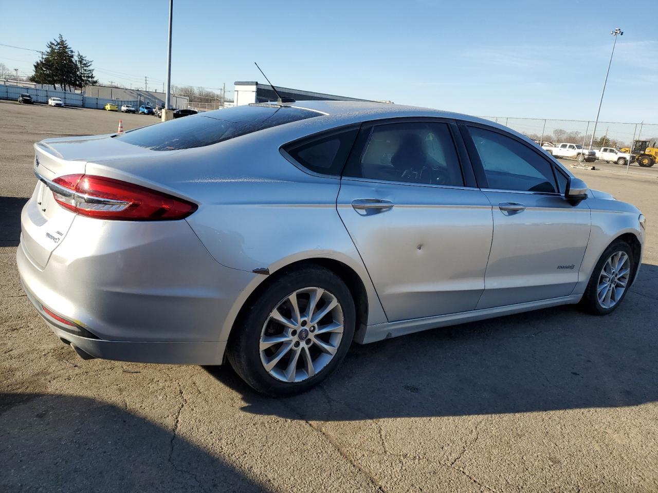 2017 FORD FUSION SE - Фото 3