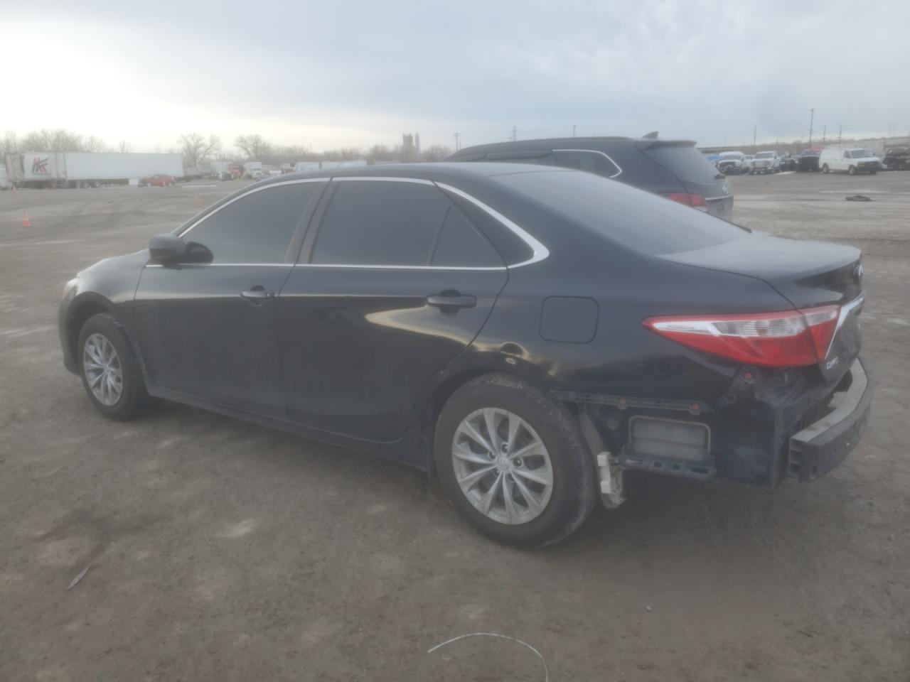 2017 TOYOTA CAMRY LE - Фото 2