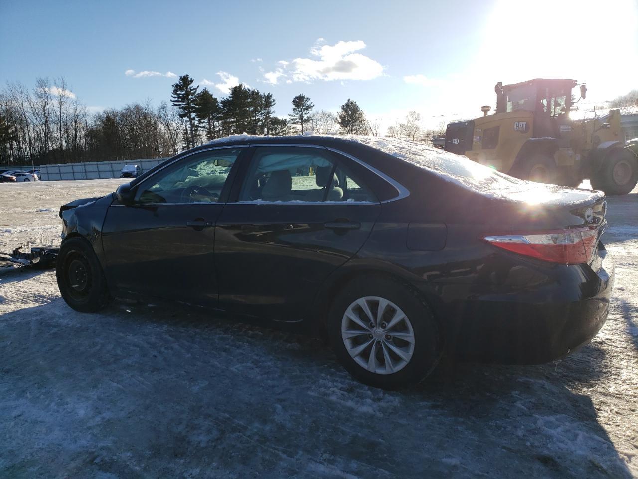 2017 TOYOTA CAMRY LE - Image 2