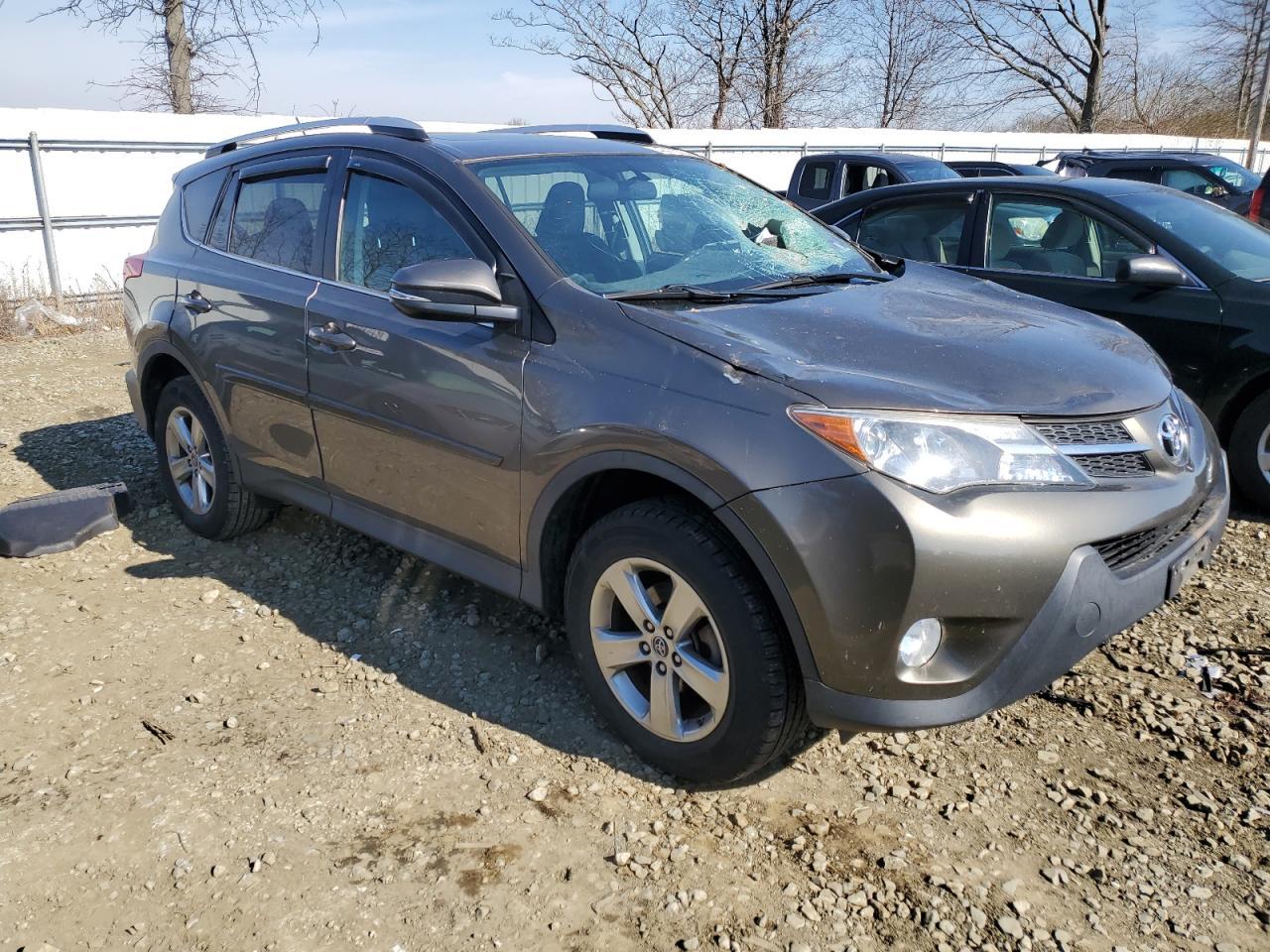 2015 TOYOTA RAV4 XLE - Image 4
