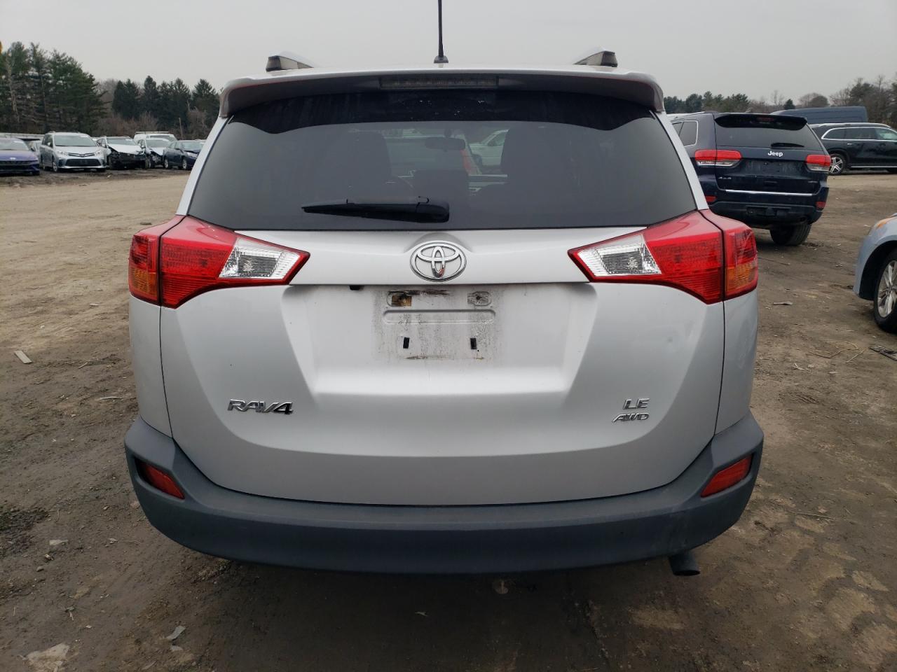 2015 TOYOTA RAV4 LE - Фото 6