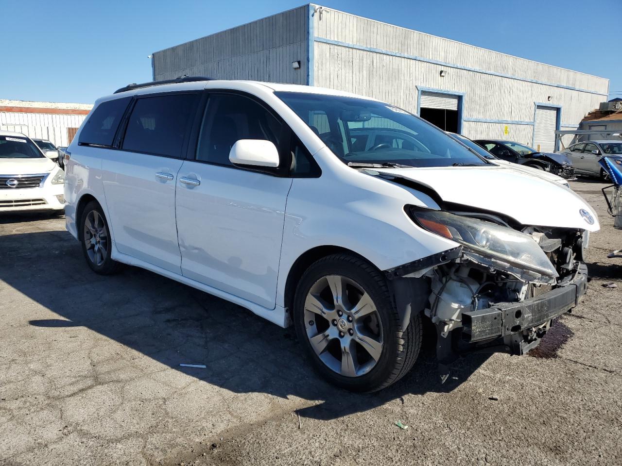 2015 TOYOTA SIENNA SPO - Фото 4