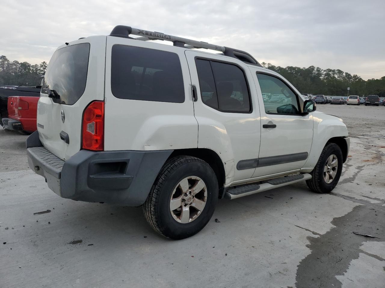 2013 NISSAN XTERRA X - Image 3