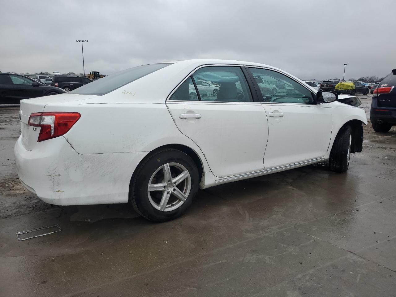 2014 TOYOTA CAMRY L - Фото 3