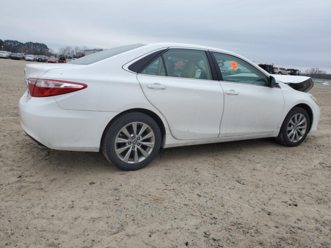2015 TOYOTA CAMRY LE - Фото 3