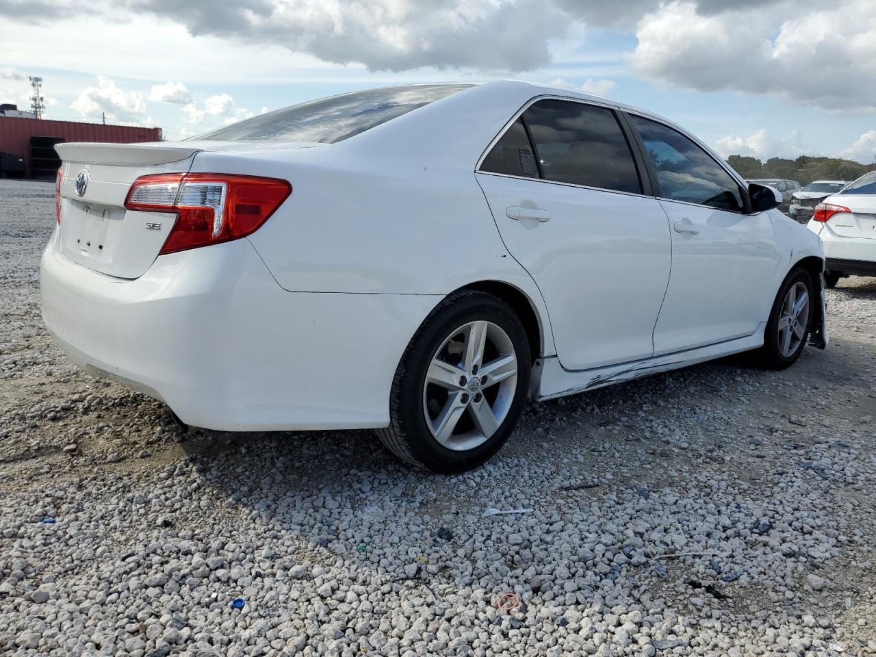 2012 TOYOTA CAMRY BASE - Фото 3
