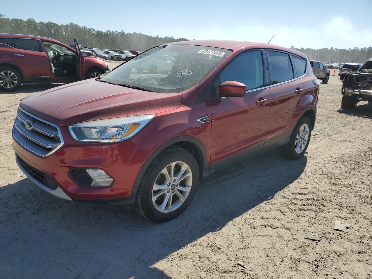 2017 FORD ESCAPE SE