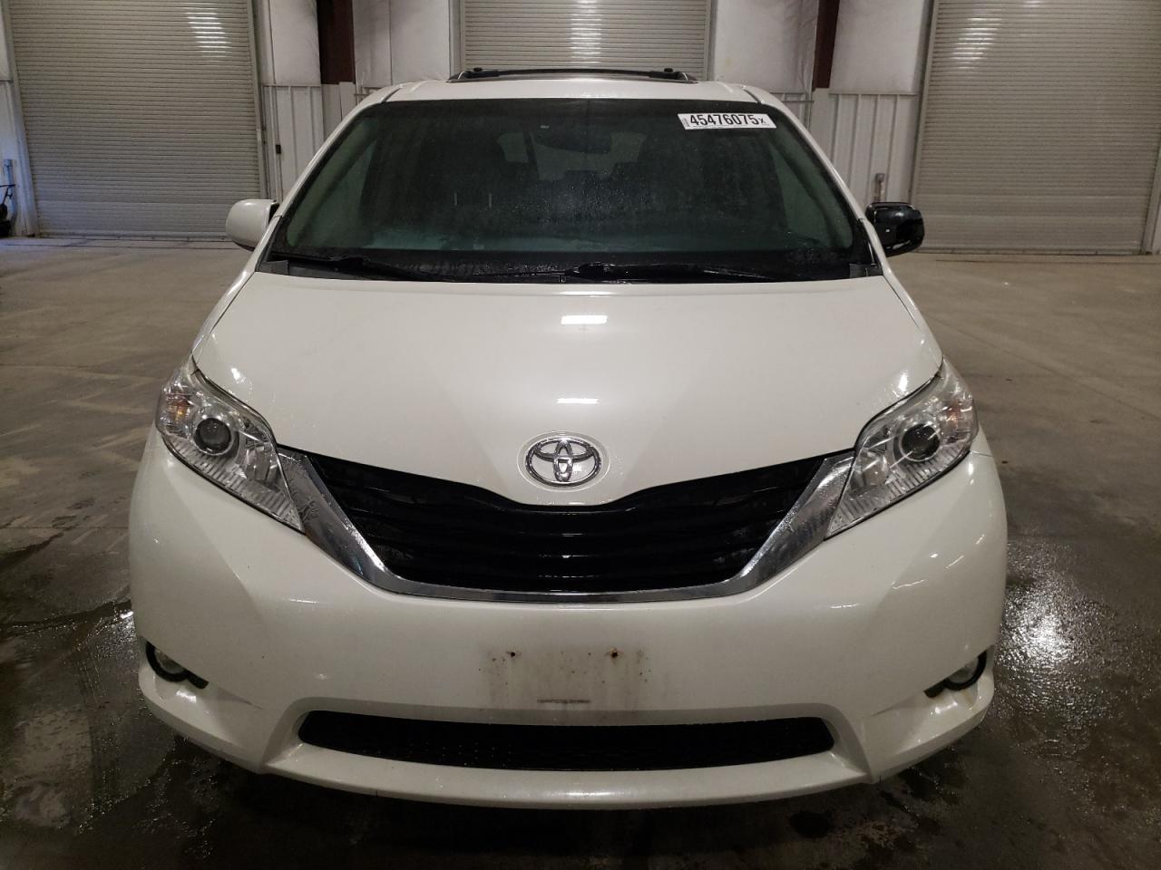 2015 TOYOTA SIENNA XLE - Фото 5