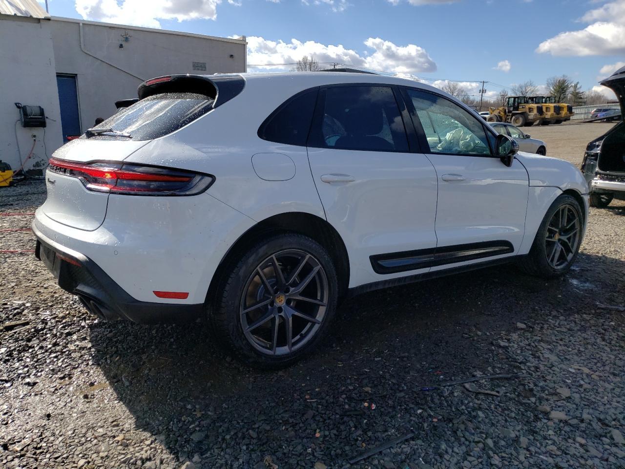 2023 PORSCHE MACAN BASE - Фото 3