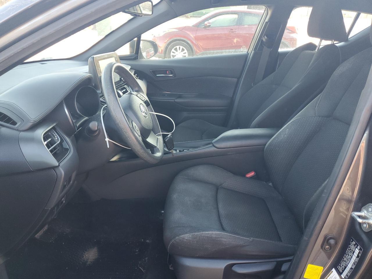 2019 TOYOTA C-HR XLE - Image 7