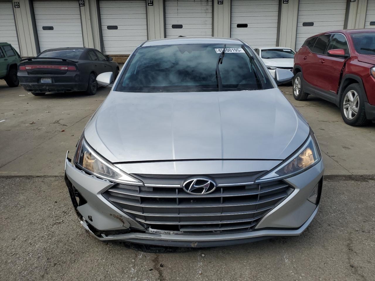 2019 HYUNDAI ELANTRA SE - Фото 5