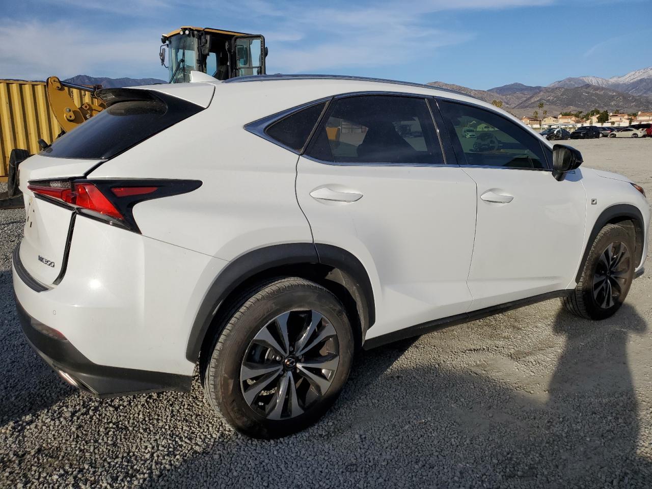 2020 LEXUS NX 300 F S - Фото 3