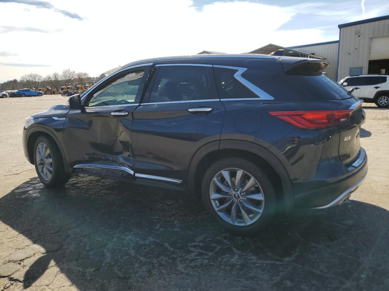 2019 INFINITI QX50 ESSEN - Image 2