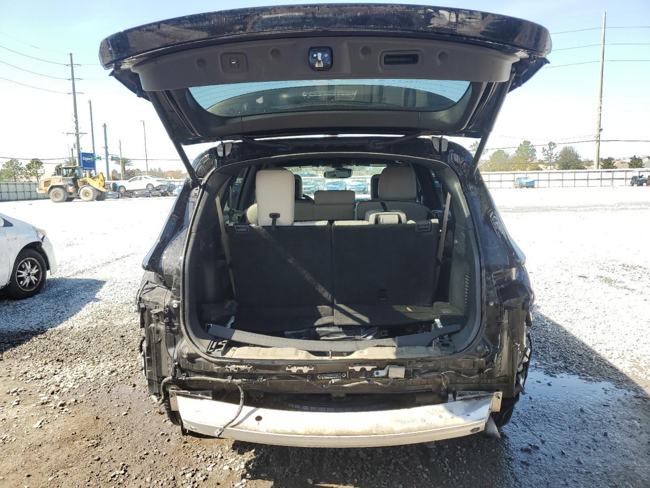 2019 INFINITI QX60 LUXE - Image 6