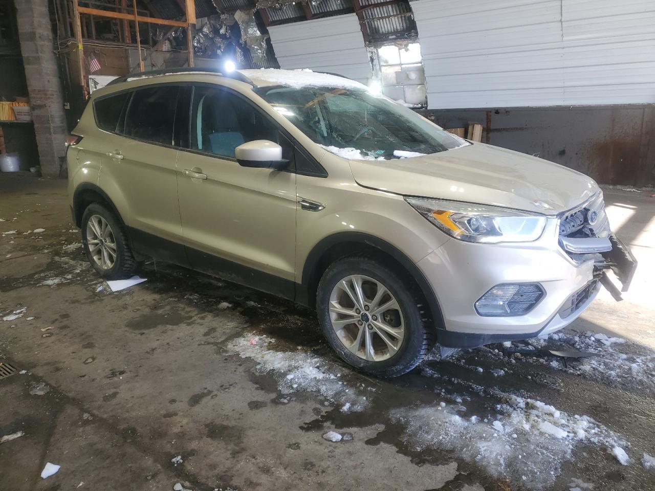 2017 FORD ESCAPE SE - Фото 4
