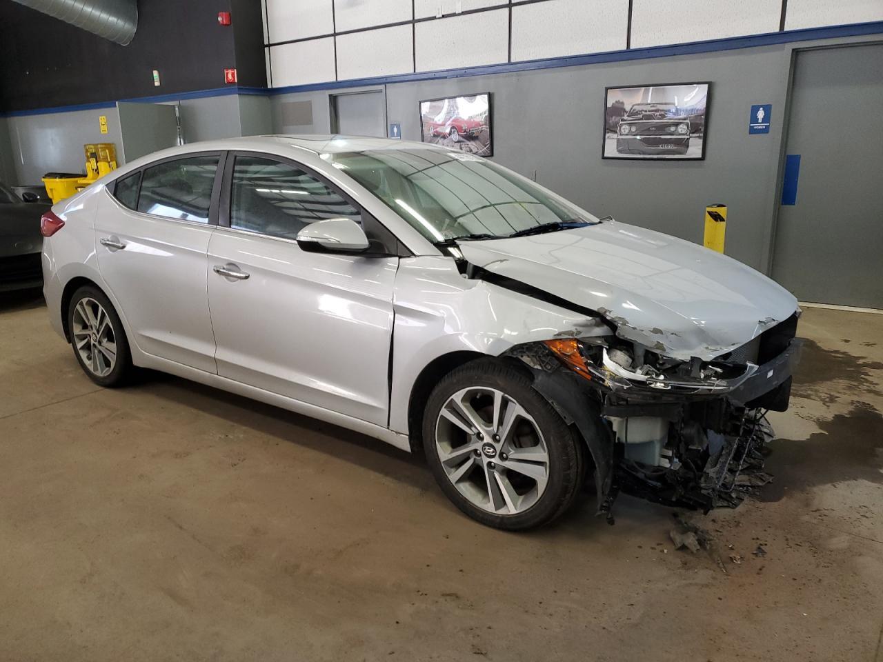 2017 HYUNDAI ELANTRA SE - Image 4