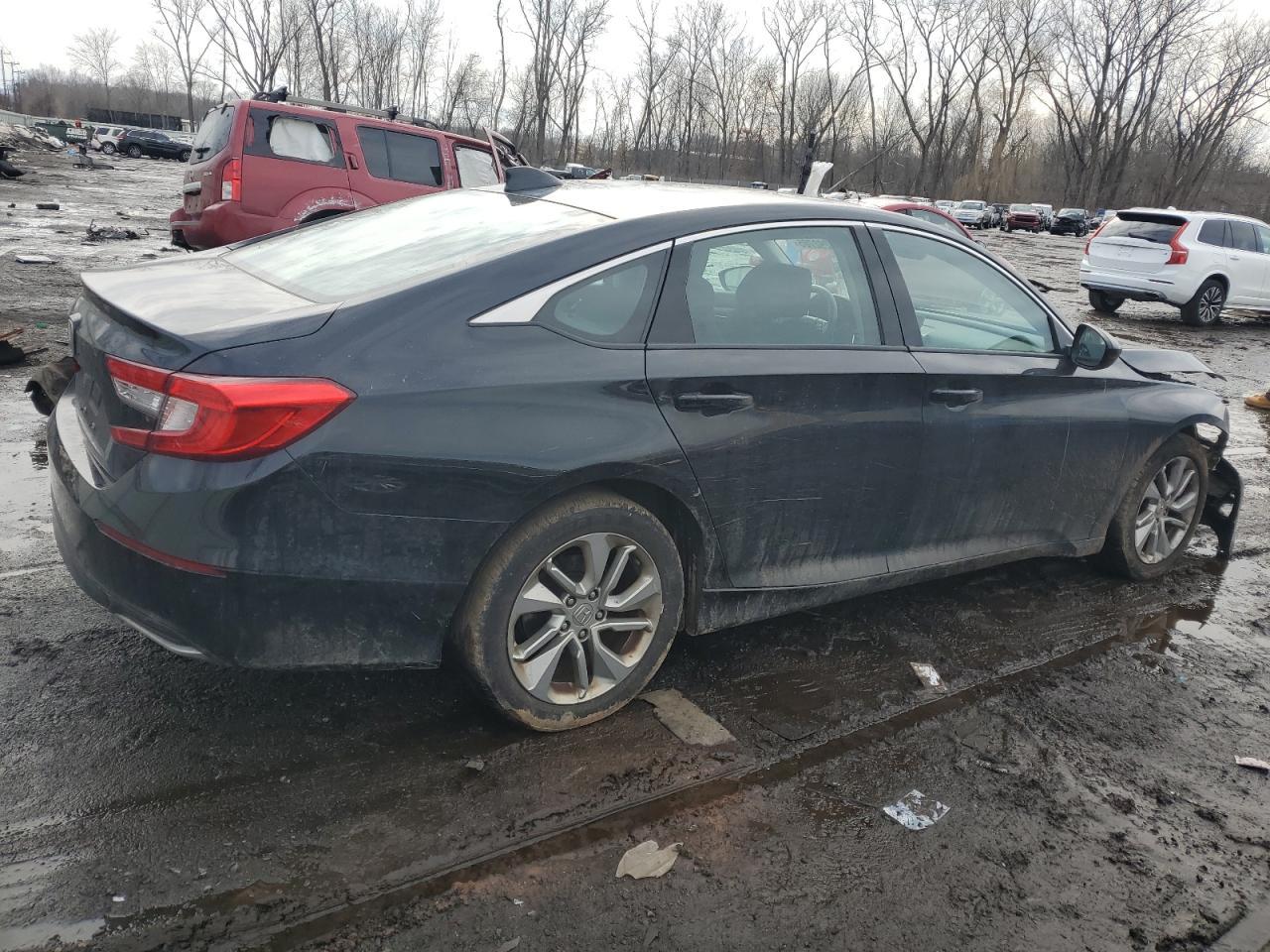 2018 HONDA ACCORD LX - Image 3