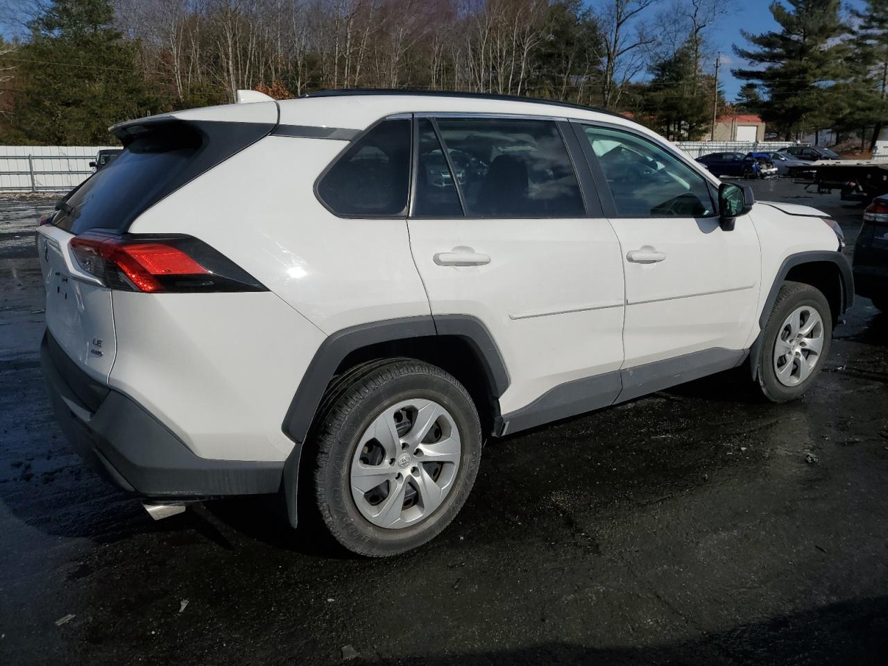 2021 TOYOTA RAV4 LE - Фото 3