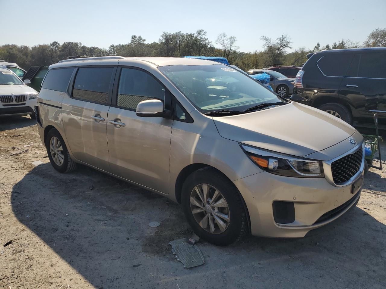 2017 KIA SEDONA LX - Image 4