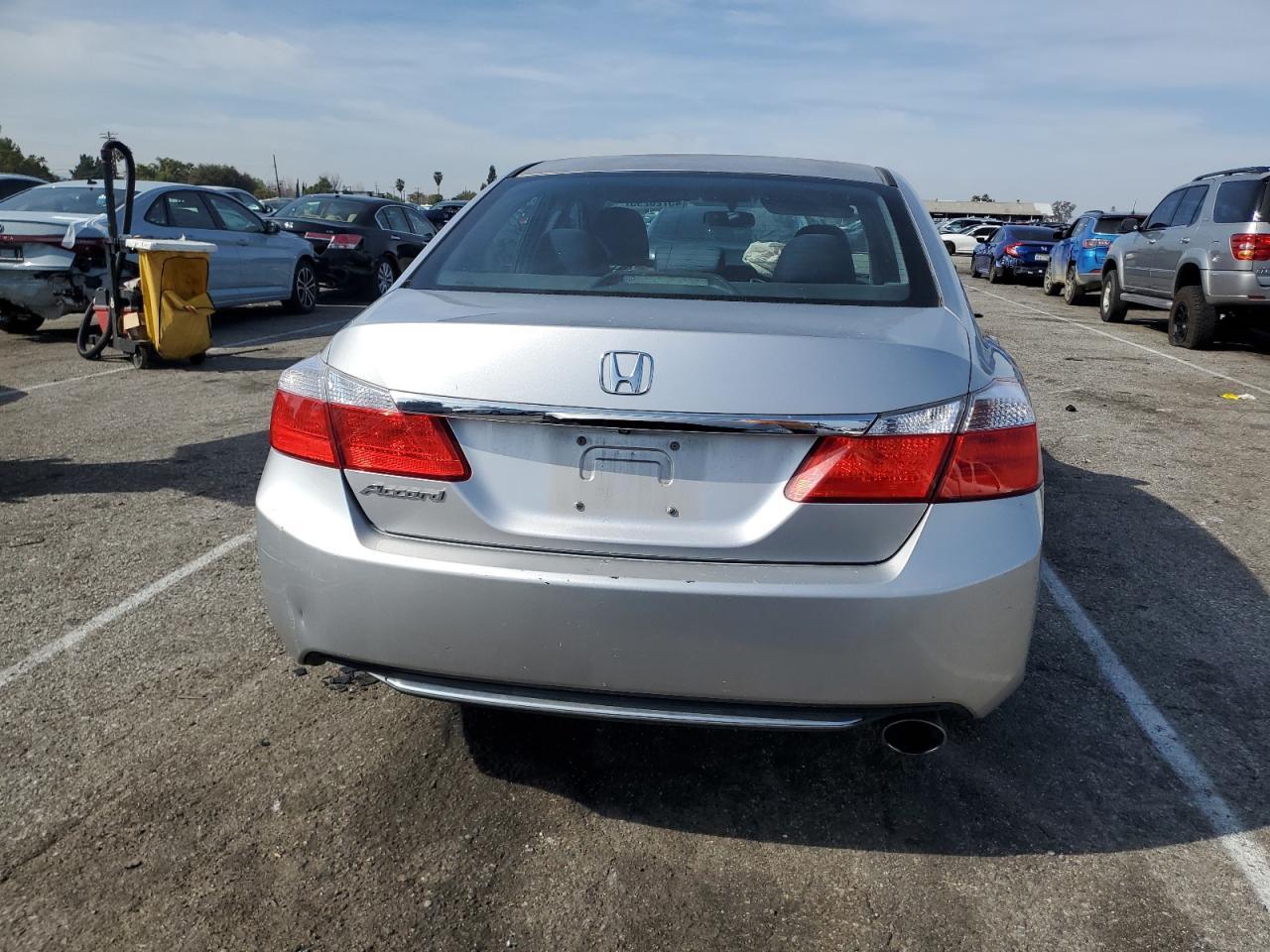 2014 HONDA ACCORD LX - Фото 6