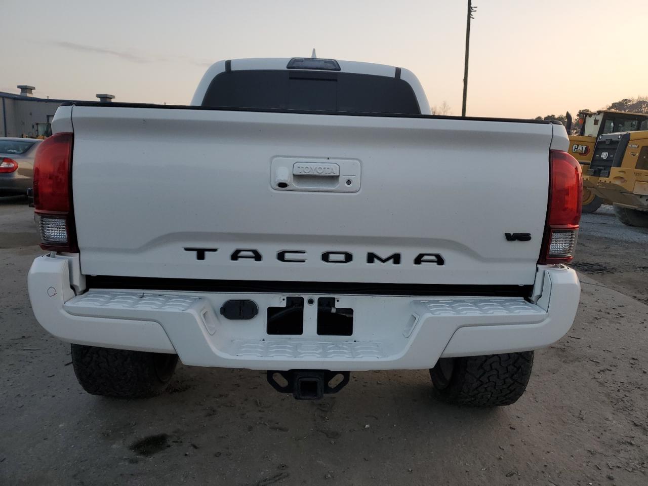 2018 TOYOTA TACOMA DOU - Фото 6