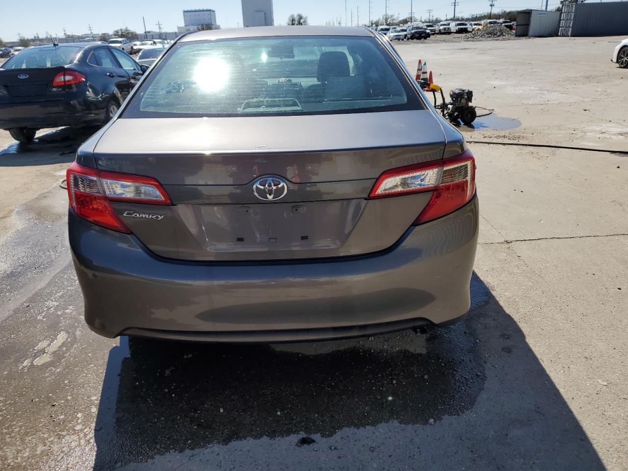 2014 TOYOTA CAMRY L - Image 6