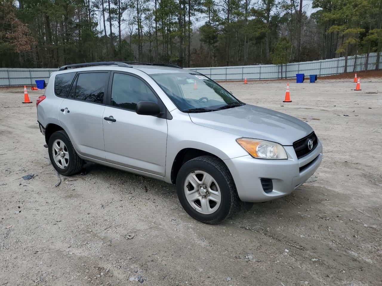 2011 TOYOTA RAV4 - Фото 4