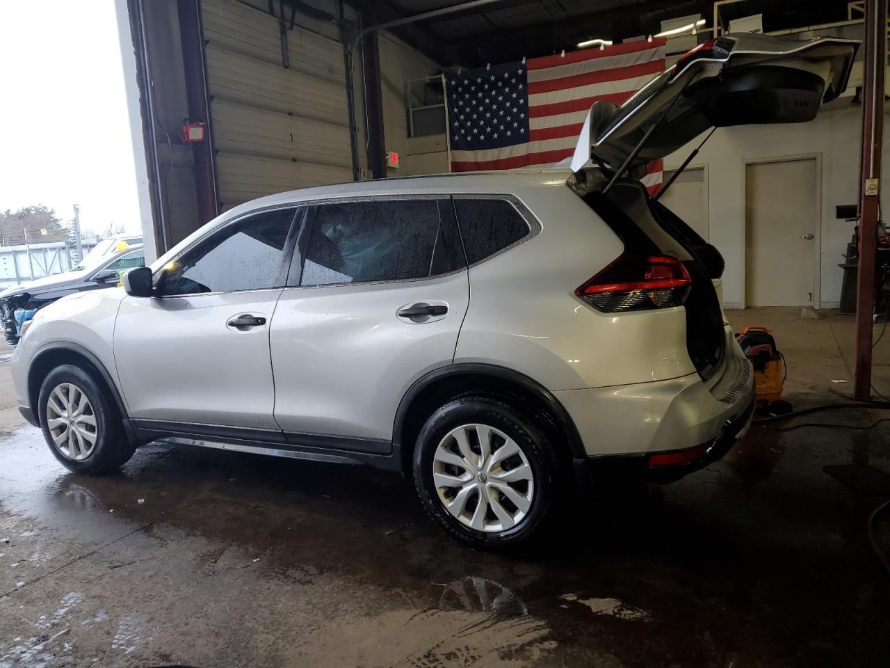 2018 NISSAN ROGUE S - Фото 2