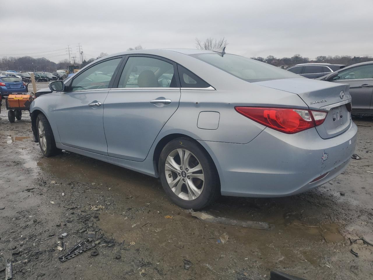 2011 HYUNDAI SONATA SE - Image 2